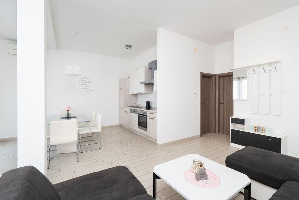 Apartments Grubisic - Sibenik - Parking Included エクステリア 写真
