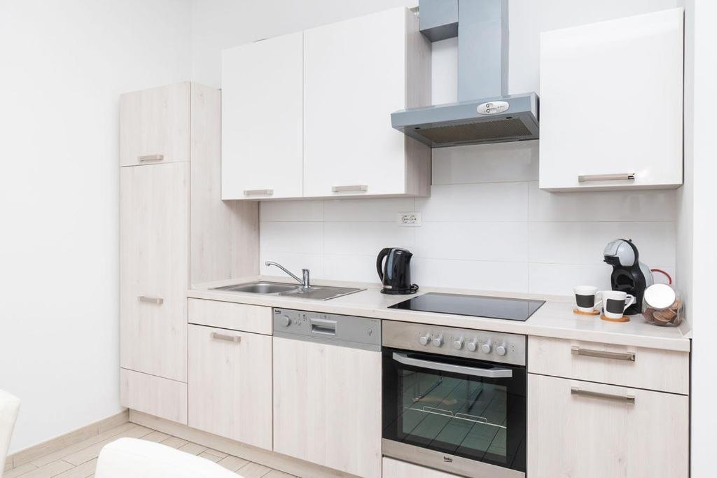 Apartments Grubisic - Sibenik - Parking Included エクステリア 写真